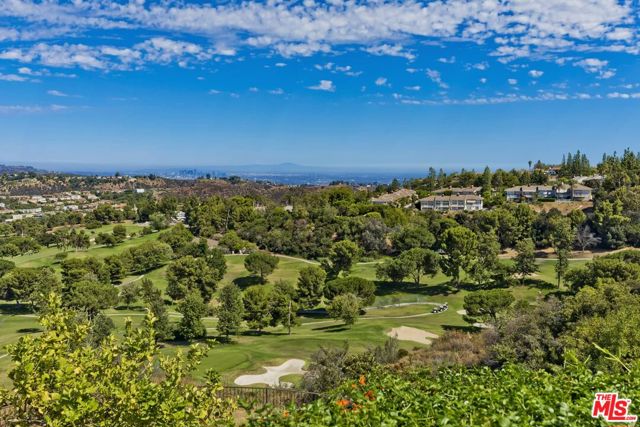 2322 Canyonback Road, Los Angeles CA: https://media.crmls.org/mediaz/6fa3b9e2-5cd0-489f-b074-8b54b1ba8d2b.jpg