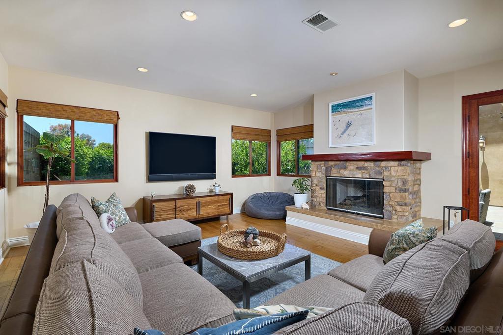 645 N. Rios - photo 3