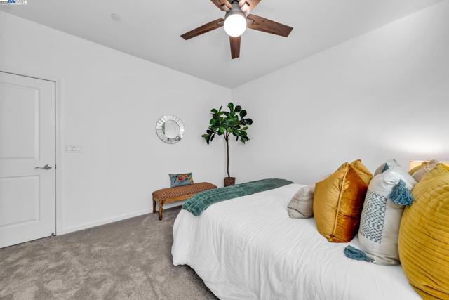 2305 Augusta Ave, Tracy CA: https://media.crmls.org/mediaz/6fa3d15d-05bb-4b34-951f-cae9354182a7.jpg
