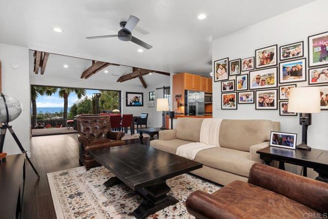 860 Nardo Road, Encinitas CA: https://media.crmls.org/mediaz/6fa577c6-0978-4379-8c13-9f7980ea9b2c.jpg