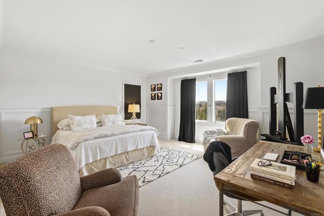 3619 N Fork Ave, Carlsbad CA: https://media.crmls.org/mediaz/6fa5849a-18eb-492d-b923-b906e32d3b61.jpg