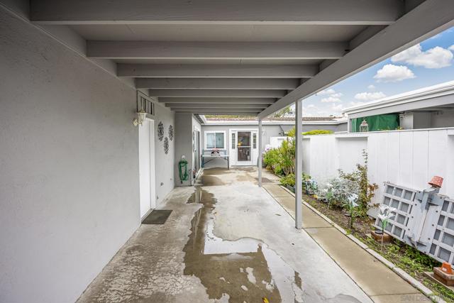 3839 Vista Campana S, Oceanside CA: https://media.crmls.org/mediaz/6fa5b19a-f4e0-415e-9776-4fcde97b710e.jpg
