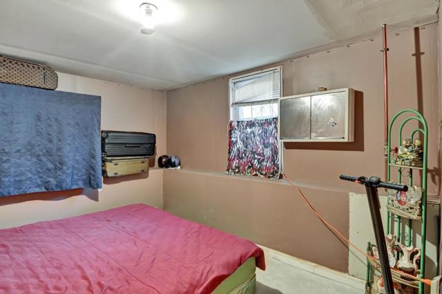 2819 E 23rd Street, Oakland CA: https://media.crmls.org/mediaz/6fa60514-c3c0-48c3-8885-1bc9608b122b.jpg