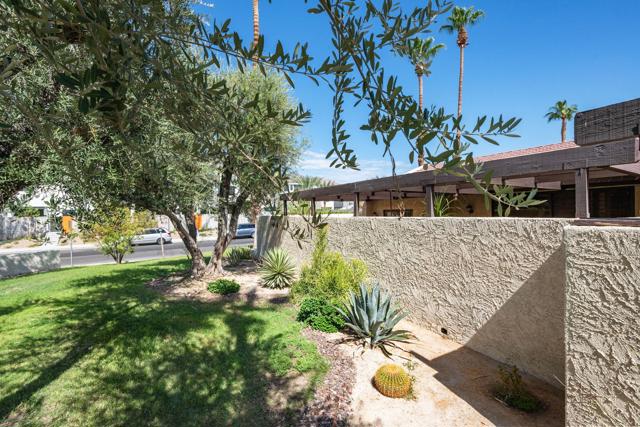 200 N Hermosa Drive, Palm Springs, CA 92262