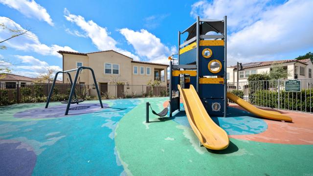 10861 Blake Way, San Diego CA: https://media.crmls.org/mediaz/6fa6d6e6-eb70-4e7e-8ca1-e7f179f8b661.jpg