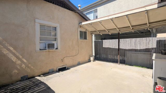 1857 7TH Street, Santa Monica CA: https://media.crmls.org/mediaz/6fa70169-9b14-4ae0-ac76-457508079d54.jpg