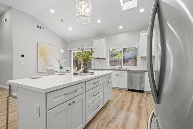 148 W Maude Avenue, Sunnyvale CA: https://media.crmls.org/mediaz/6fa7a41a-9ae1-4077-a1ed-4dc8d3f3cbac.jpg