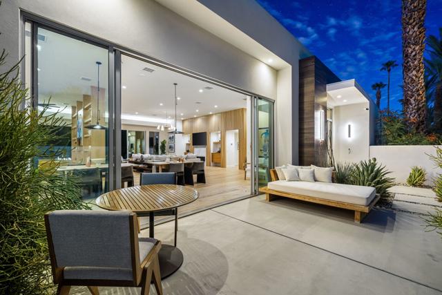 75690 Fairway Drive, Indian Wells CA: https://media.crmls.org/mediaz/6fa84ae3-883d-4273-a9dd-1ad09ca84b7e.jpg