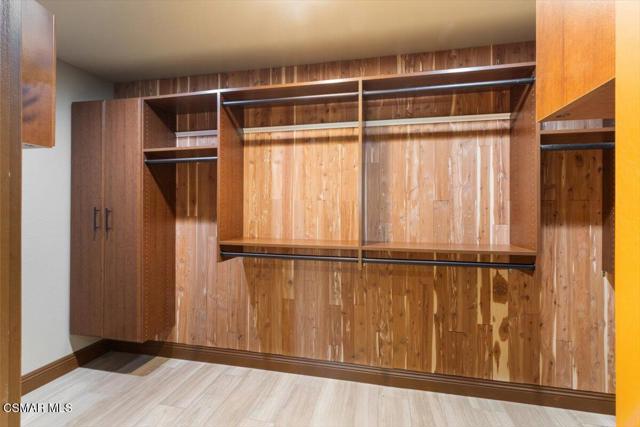 8445 Roseland Avenue, Moorpark CA: https://media.crmls.org/mediaz/6fa9f3f4-7a46-4c6a-8c9b-862a4724d659.jpg