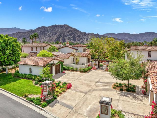 52345 Via Castile, La Quinta CA: https://media.crmls.org/mediaz/6faa1005-b803-4c55-b71b-d66c63a7a5d5.jpg