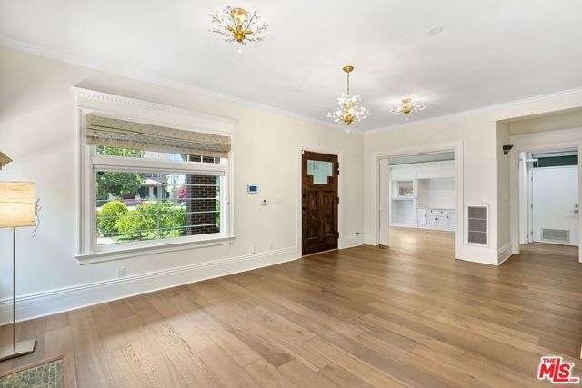 1810 Westmoreland Boulevard, Los Angeles CA: https://media.crmls.org/mediaz/6faa49ec-a7f7-4597-8fdf-3c764909d405.jpg