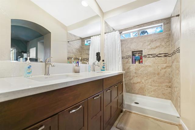 Image 8 of 20 For 13804 Pinkard Way 38