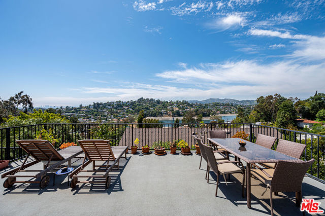 1915 Apex Avenue, Los Angeles CA: https://media.crmls.org/mediaz/6fabdef9-2fa7-4833-8680-b4e6164ac1e9.jpg