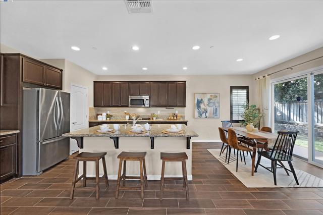 Image 12 of 43 For 1705 Hummingbird Way