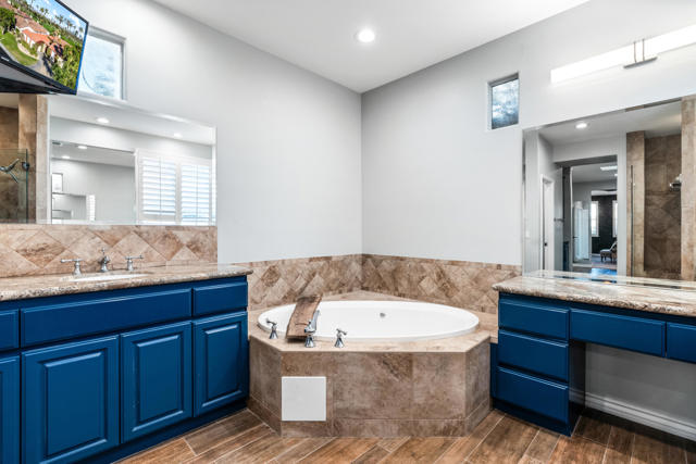 56648 Palms Drive, La Quinta CA: https://media.crmls.org/mediaz/6facaf75-8abc-41c5-8fac-c37b2d2f40b1.jpg