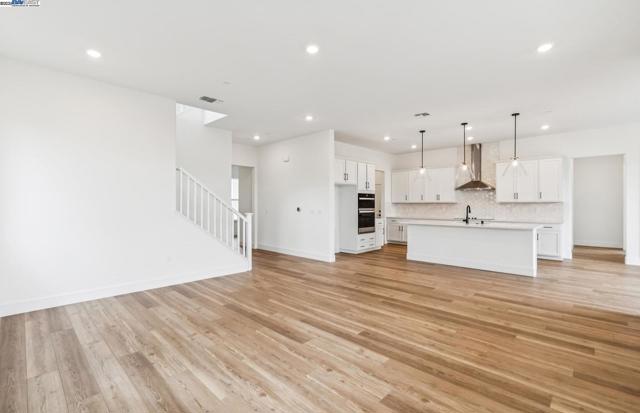 1552 Kasnak Drive, Manteca CA: https://media.crmls.org/mediaz/6facba61-c3c5-479f-afdb-c7811b1fb2e8.jpg