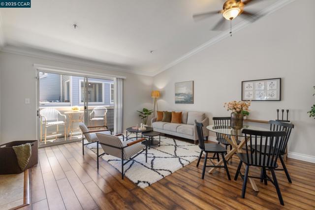 4540 Melody Dr, Concord CA: https://media.crmls.org/mediaz/6fad24ea-cb18-42c0-bde5-5fde93336806.jpg