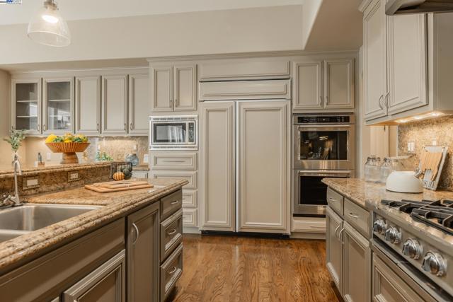 5633 Selena Ct, Pleasanton CA: https://media.crmls.org/mediaz/6fad9db0-7388-420d-a2a7-af5b015a5fed.jpg