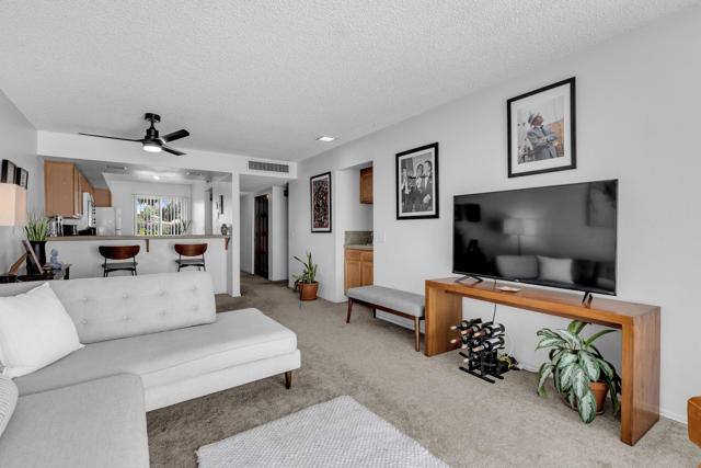 35970 Lindera Court, Rancho Mirage CA: https://media.crmls.org/mediaz/6fadbf81-7186-4761-8a81-95dcf0acbeb4.jpg