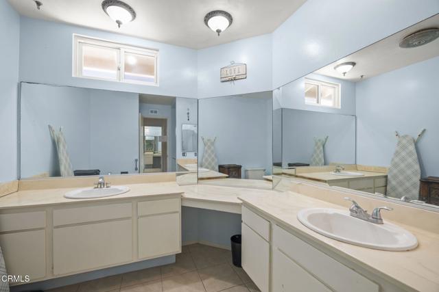 170 N Linden Drive, Ventura CA: https://media.crmls.org/mediaz/6fae2747-05f3-4023-b5c5-b6d436a4ac0d.jpg