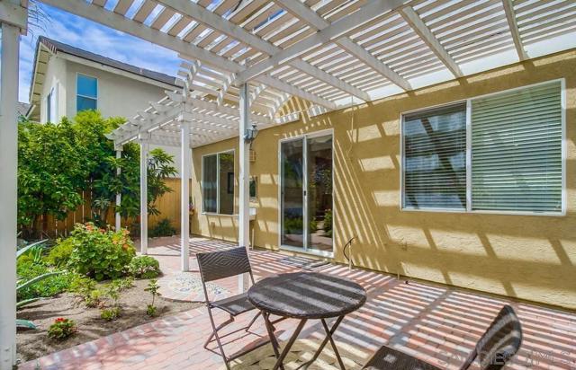 13837 Fontanelle Pl, San Diego CA: https://media.crmls.org/mediaz/6fae3afe-b23e-4512-985e-b1d4017c000a.jpg