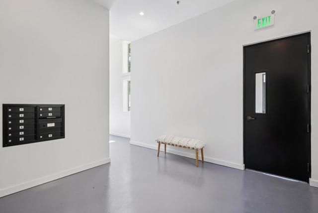 1433 Floribunda Avenue, Burlingame CA: https://media.crmls.org/mediaz/6faec9e2-7ca1-4c38-aacc-4d5b4c2d0387.jpg