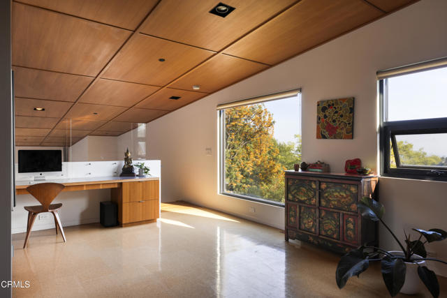 732 Crane Boulevard, Los Angeles CA: https://media.crmls.org/mediaz/6fb006c3-1763-4b47-88a1-32759164a258.jpg