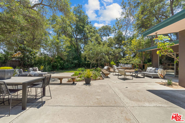 1234 Woodland Drive, Santa Paula CA: https://media.crmls.org/mediaz/6fb03a6d-eaf3-409d-b599-b5ec7493b3eb.jpg