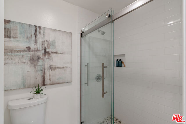 4350 Via Dolce, Marina del Rey CA: https://media.crmls.org/mediaz/6fb0e4e7-9326-4e36-94b9-90139d75abc3.jpg