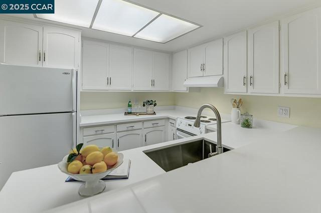 1873 Golden Rain Rd., Walnut Creek CA: https://media.crmls.org/mediaz/6fb11c4d-4991-4819-a270-5a7e7cf099b1.jpg