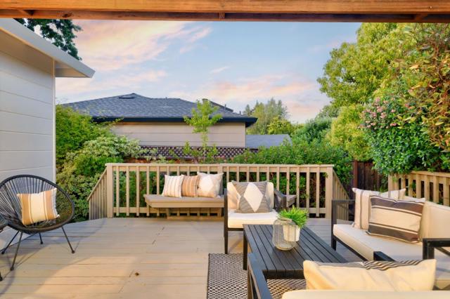 1405 Oakhurst Avenue, San Carlos CA: https://media.crmls.org/mediaz/6fb13b98-bf1d-4712-8423-15662ab80e4b.jpg