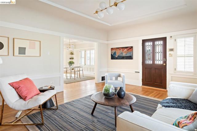 Image 4 of 58 For 685 Calmar Ave