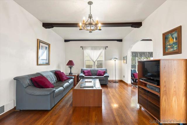 724 Ormond, San Diego CA: https://media.crmls.org/mediaz/6fb1d89e-377b-44c0-8335-6fe8af4cbfa5.jpg