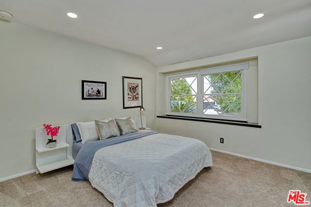 4737 Abargo Street, Woodland Hills, California 91364, 4 Bedrooms Bedrooms, ,4 BathroomsBathrooms,Single Family Residence,For Sale,Abargo,24399561