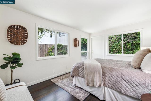 5810 Estates Dr, Oakland CA: https://media.crmls.org/mediaz/6fb3248b-b387-4f80-97b0-8b9766ee8beb.jpg