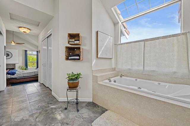 441 Tierra Del Sol, Hollister CA: https://media.crmls.org/mediaz/6fb38c0f-a8a0-4909-b69e-e6f423882ae7.jpg