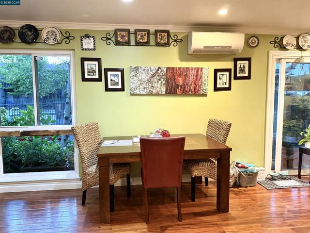 1036 Oak Grove Rd, Concord CA: https://media.crmls.org/mediaz/6fb42ae1-597e-4fa1-85bb-d09bfd8c25c7.jpg