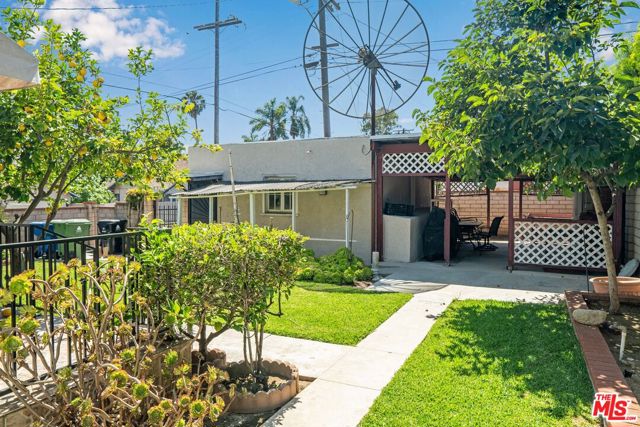 2431 8th Avenue, Los Angeles, California 90018, 3 Bedrooms Bedrooms, ,2 BathroomsBathrooms,Single Family Residence,For Sale,8th,24394853