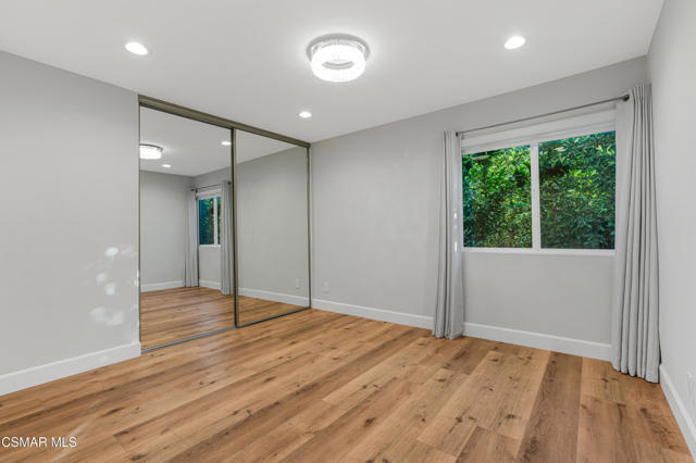 568 Bristol Avenue, Simi Valley CA: https://media.crmls.org/mediaz/6fb4cb20-d8e8-41f2-b8b7-07934a60282d.jpg
