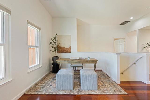 2009 Showers Drive, Mountain View CA: https://media.crmls.org/mediaz/6fb4ef26-46c1-4b4f-bdc2-2c50d8dc5b96.jpg