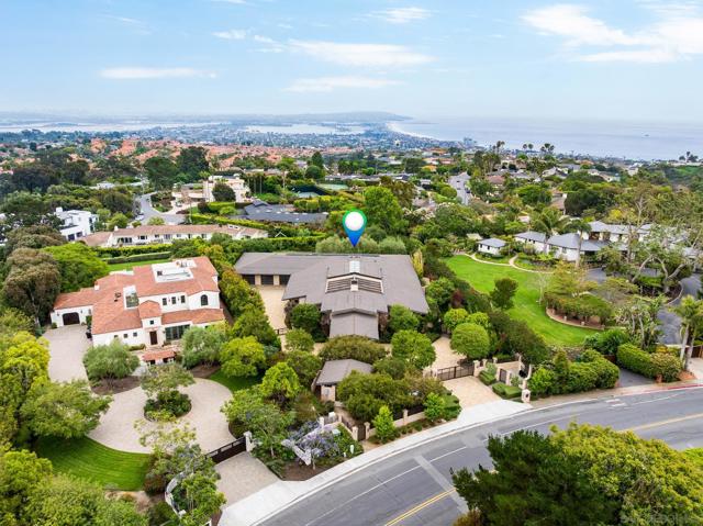 6005 La Jolla Scenic Dr S, La Jolla CA: https://media.crmls.org/mediaz/6fb50619-5ab5-49f6-823e-846ebc5f0fdf.jpg