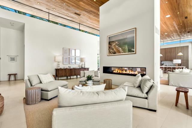 3 Makena Lane, Rancho Mirage CA: https://media.crmls.org/mediaz/6fb50be2-7623-4127-888a-cd38b4f1737d.jpg