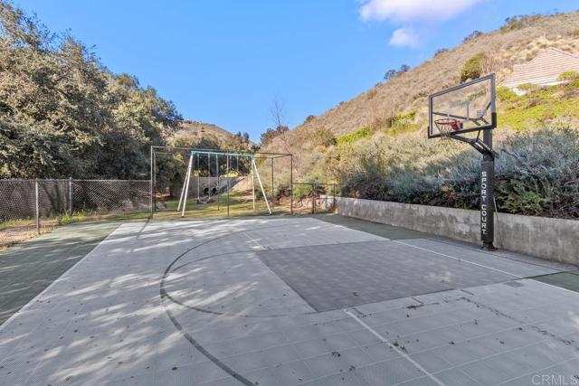 Image 9 of 49 For 45562 La Cruz Drive