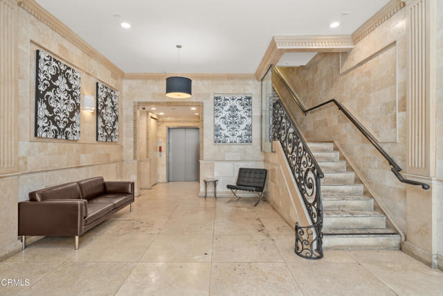35 N Raymond Avenue, Pasadena CA: https://media.crmls.org/mediaz/6fb60349-0ee1-42c5-8893-89c116ef2133.jpg