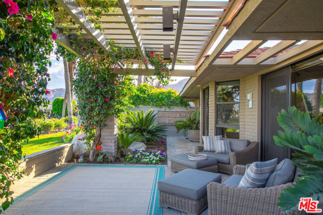 4 Trinity Court, Rancho Mirage CA: https://media.crmls.org/mediaz/6fb64713-5492-4303-a125-02b9220815b5.jpg