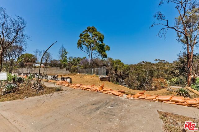 Drew Fenton | 824 Chautauqua Boulevard Pacific Palisades CA | MLS: 7272196