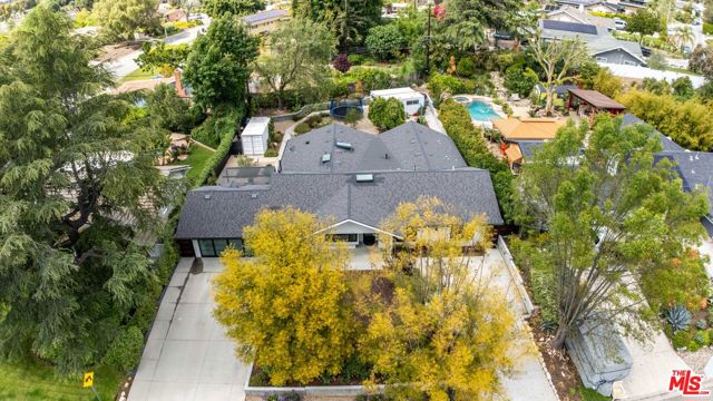 1865 El Monte Drive, Thousand Oaks CA: https://media.crmls.org/mediaz/6fb65c27-1b96-47b6-8448-6ab2bb12ad2d.jpg