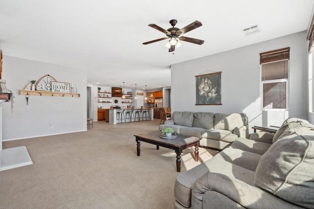 42724 Tango Court, Indio CA: https://media.crmls.org/mediaz/6fb6ad46-e7e7-4a2e-bb54-12528ad98ee2.jpg