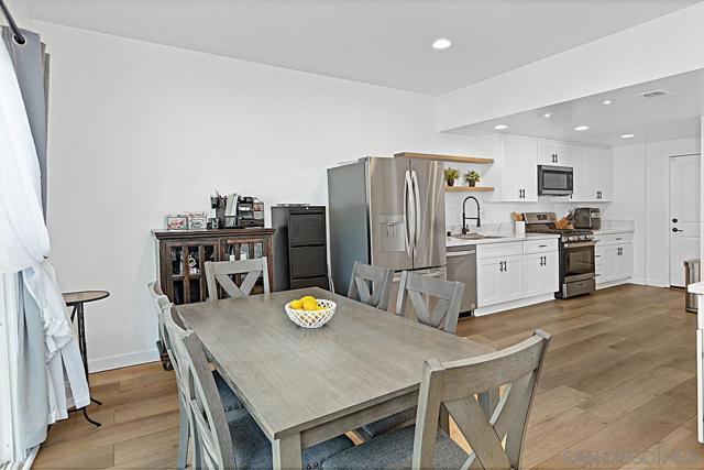 560 Deep Dell Rd, San Diego CA: https://media.crmls.org/mediaz/6fb6c82b-e8b8-4cb6-a36b-f2d25ee90aa0.jpg