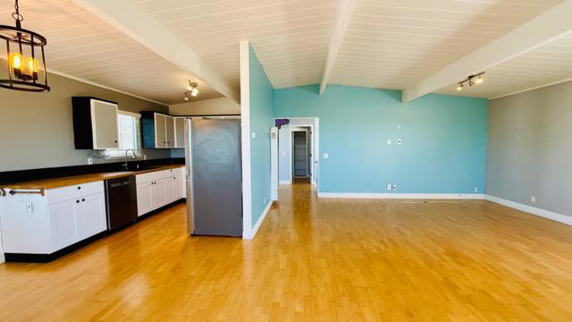 716 Seacliff Drive, Aptos CA: https://media.crmls.org/mediaz/6fb78714-a996-46eb-8ebf-5849fcd2a5b8.jpg